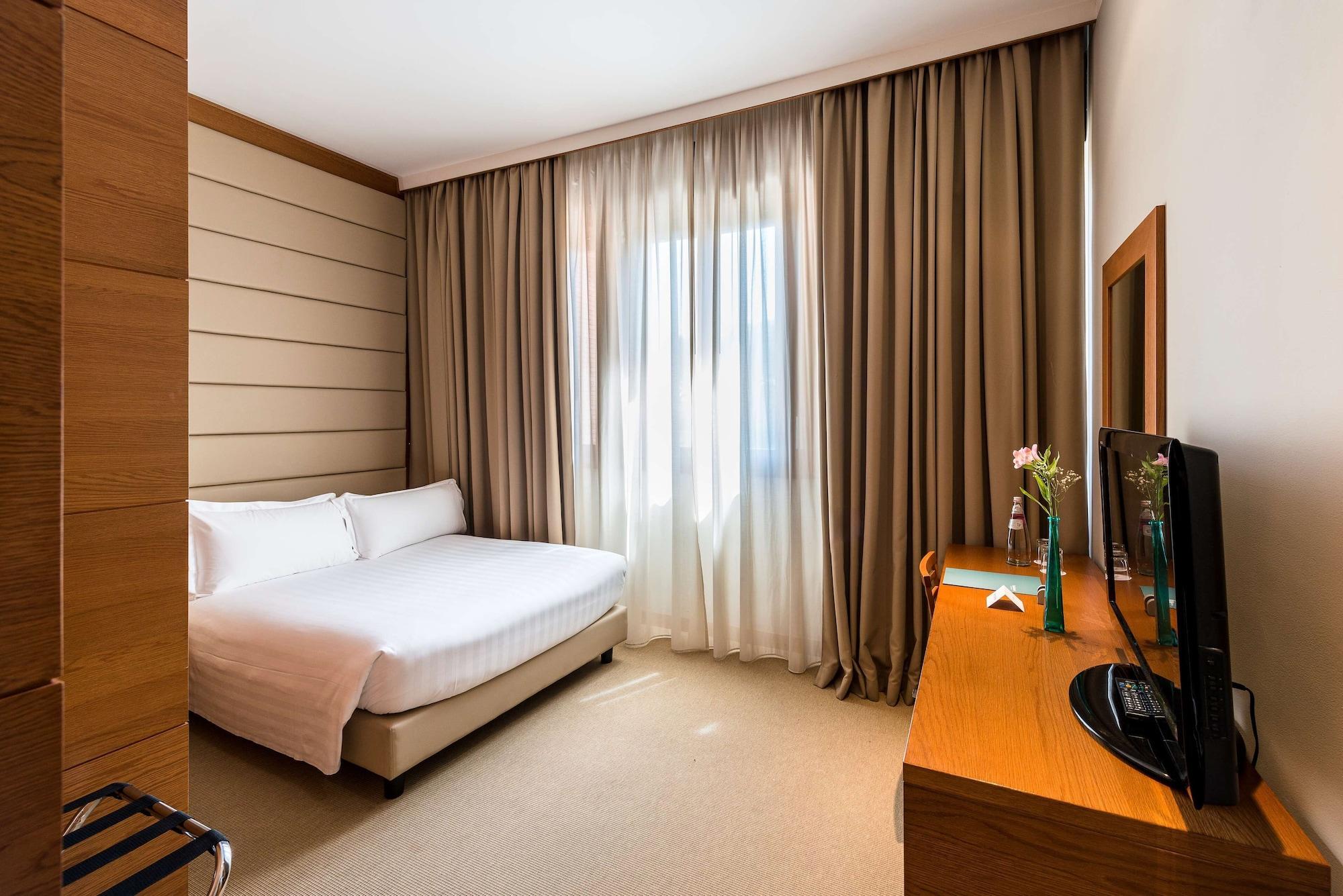 Hotel Occidental Aurelia Roma Esterno foto