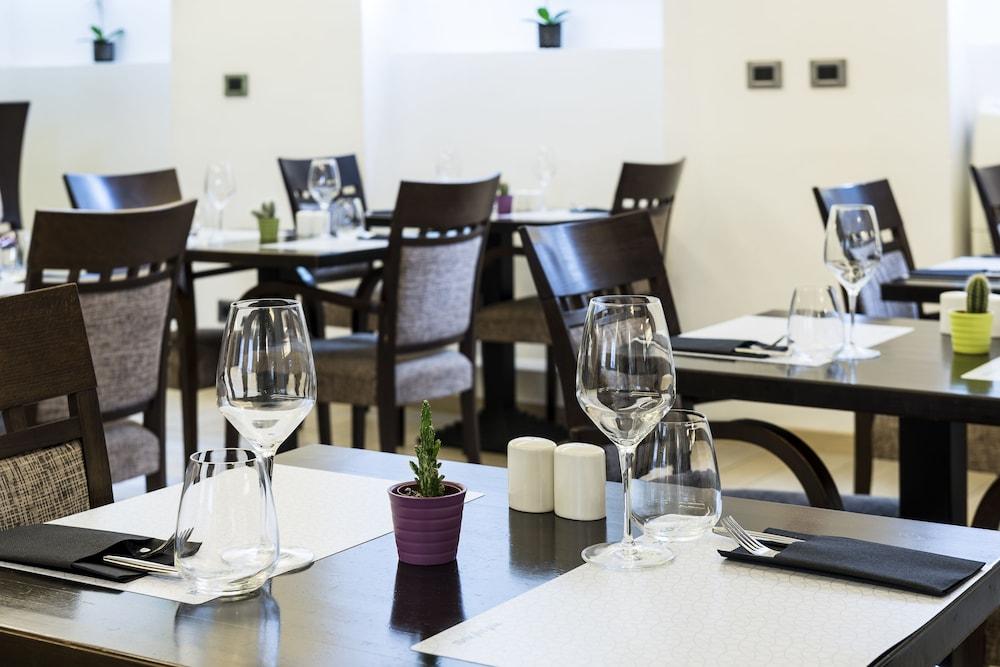 Hotel Occidental Aurelia Roma Esterno foto