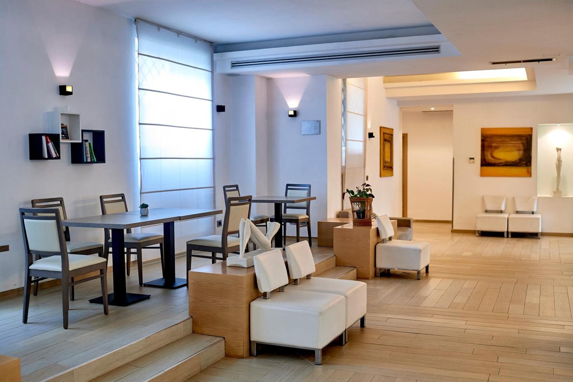 Hotel Occidental Aurelia Roma Esterno foto