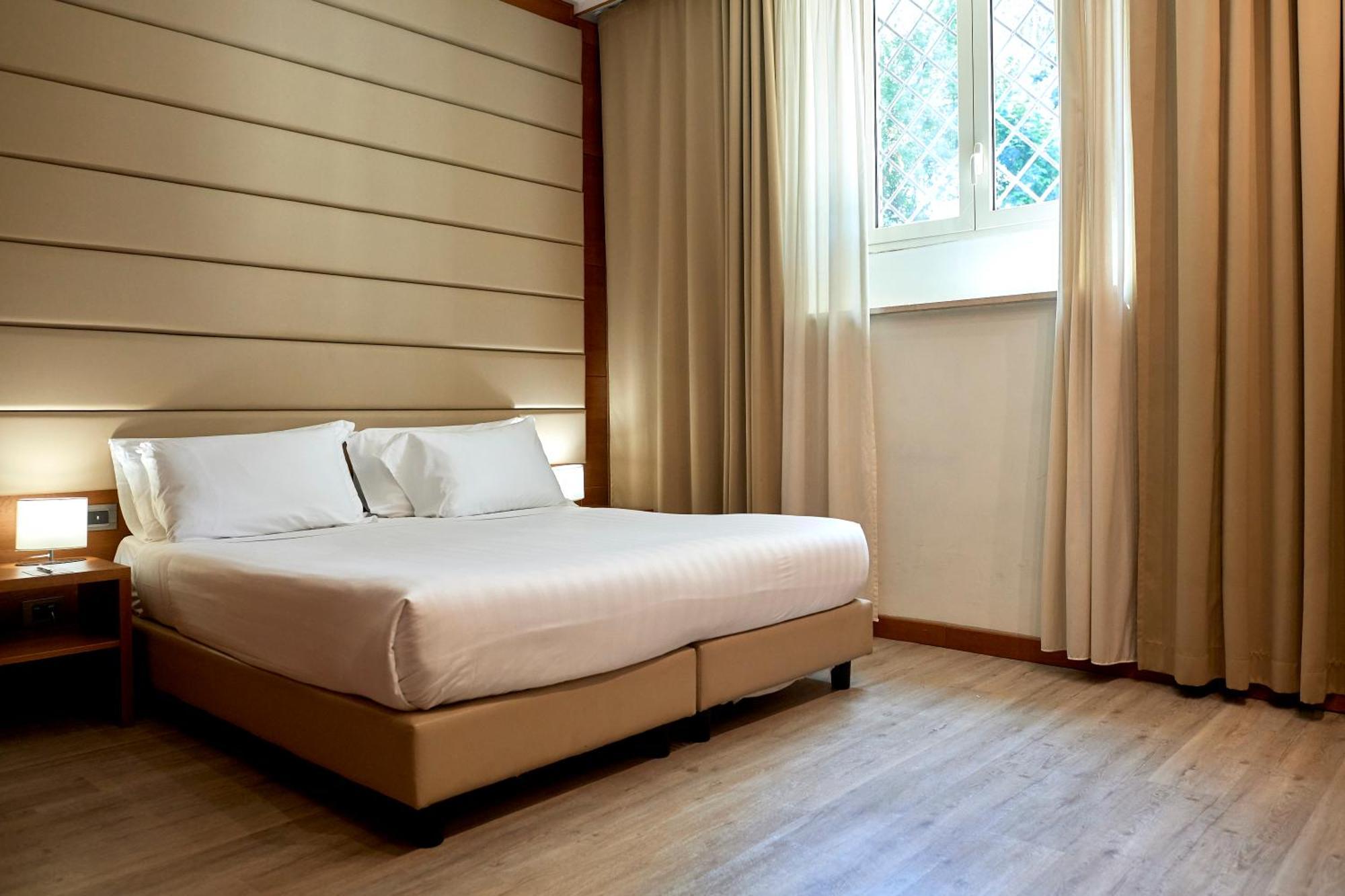 Hotel Occidental Aurelia Roma Esterno foto