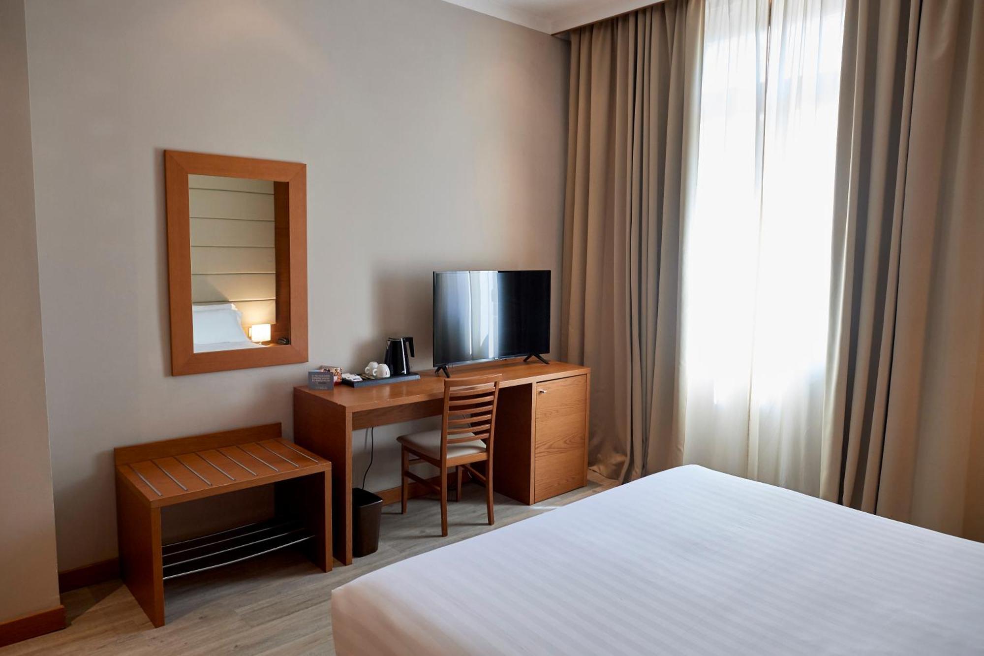 Hotel Occidental Aurelia Roma Esterno foto